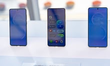 samsung phones on display