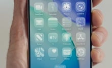 clear icons on iphone screen with ios 26 liquid glass