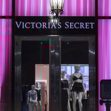 victoria's secret storefront