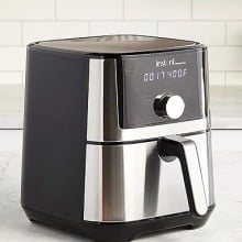 instant pot vortex air fryer on a counter