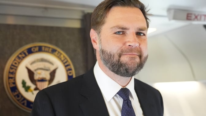 jd vance on air force two